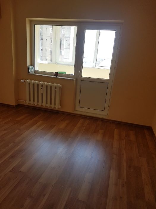 Particular vand apartament 4 camere poarta 6