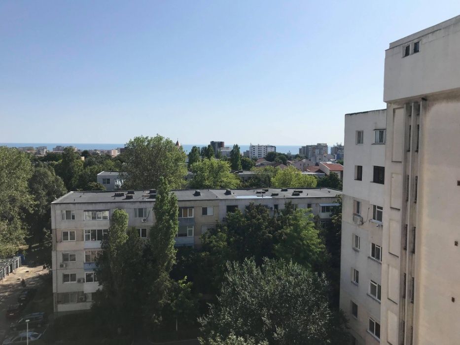 De vanzare apartament cu 4 camere in zona tomis 2