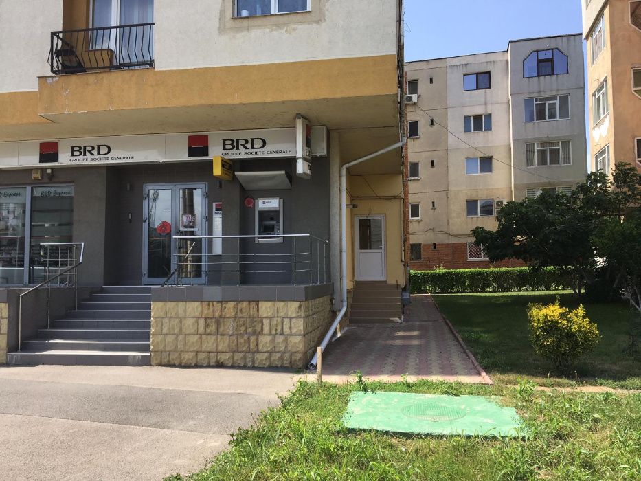 Vand Apartament/Spatiu comercial Str Eliberarii colt cu Dezrobirii