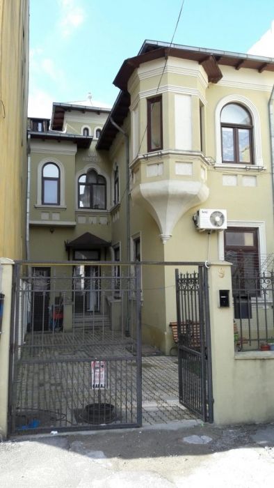 Apartament în vila (parter) -zona Miga .