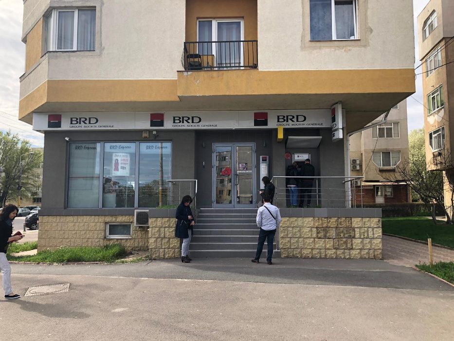 Vand Spatiu Comercial la Demisol pe Str Eliberarii