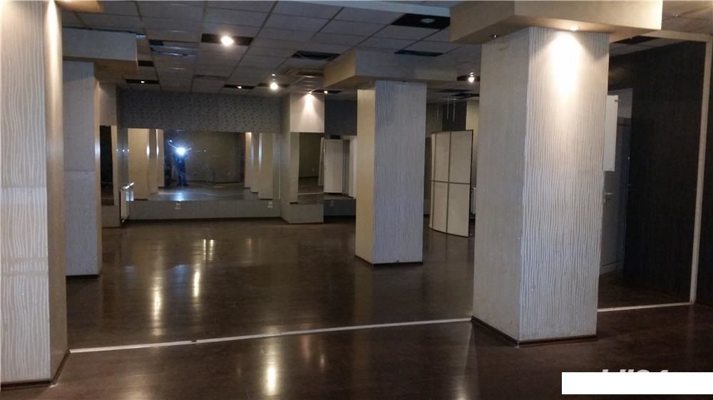 Vand spatiu comercial 1000mp in Constanta!