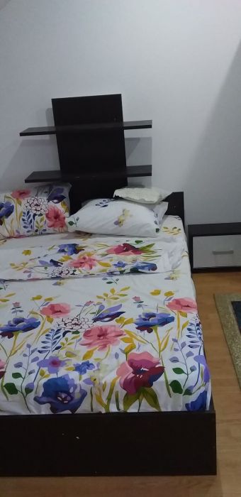 Navodari,privat,etaj vila centru,250e