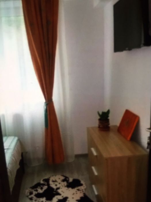 Apartament de închiriat in perioada 1 Octombrie - 15 Iunie