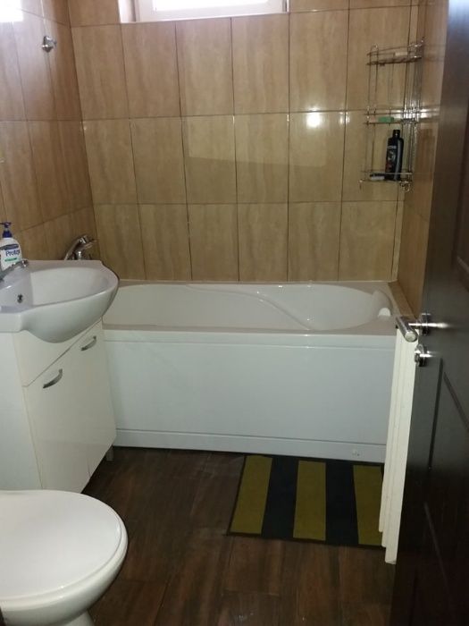 Inchiriez apartament