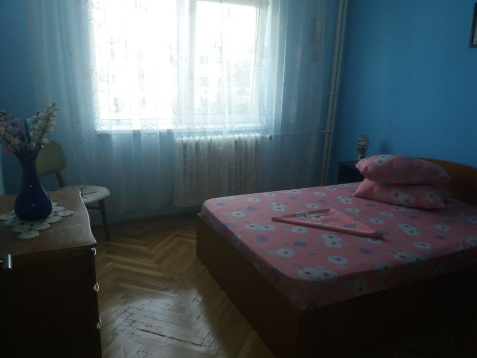 Închiriez apartament 3 camere Timiș Nord