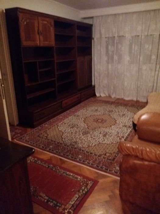 Ofer spre inchiriere apartament 4 camere, langa Universitatea Ovidius