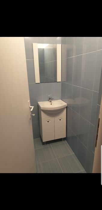 Vand garsoniera zona siraj nou renovată