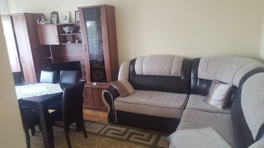 Vand apartament cu 2 camere decomandat