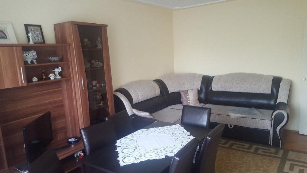 Vand apartament cu 2 camere decomandat