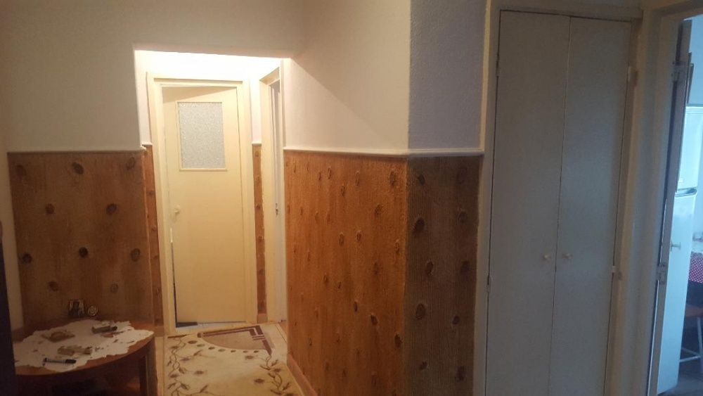 Vand apartament cu 2 camere decomandat