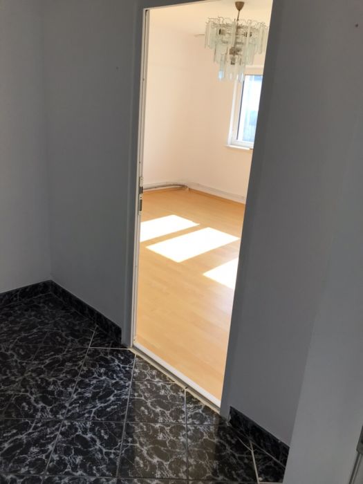 Apartament 2 camere podul de fier vând sau închiriez