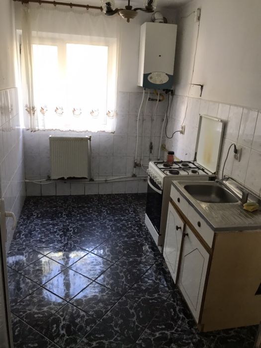 Apartament 2 camere podul de fier vând sau închiriez