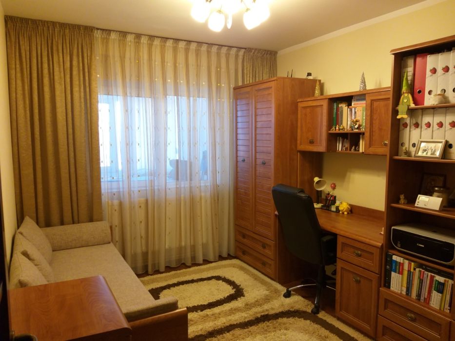 PF Vand apartament 3 cam. mobilat si utilat de lux