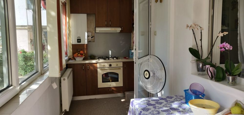 Propriatar. Apartament 3 camere dec Petru Poni langa Copou