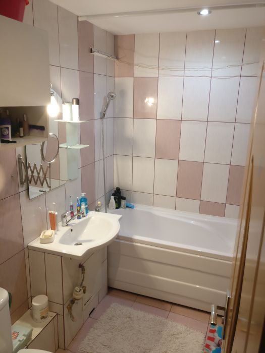 Apartament cu 4 camere la pret de 3