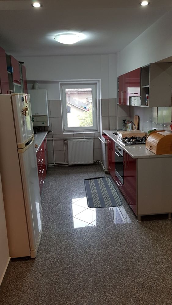 Apartament 4 camere complet mobilat - recompartimentat Zona Frumoasa