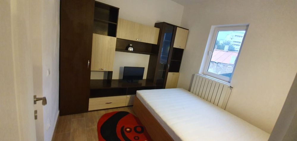 Inchiriez apartament cu o camera centu