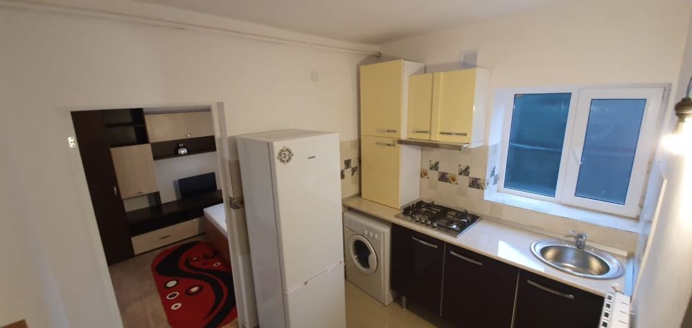 Inchiriez apartament cu o camera centu