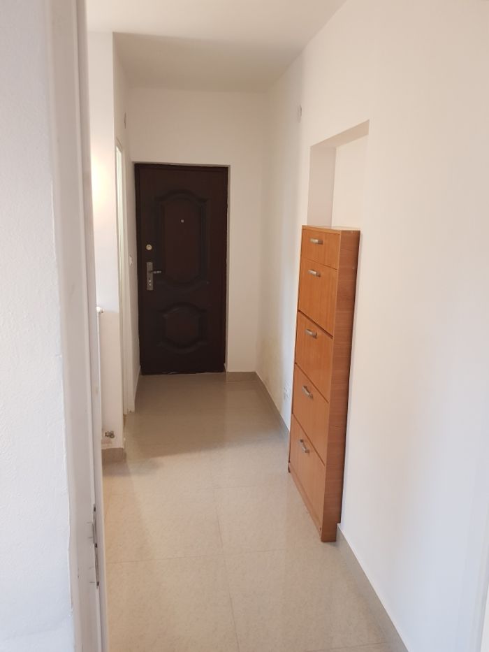 Inchiriez apartament cu o camera centu