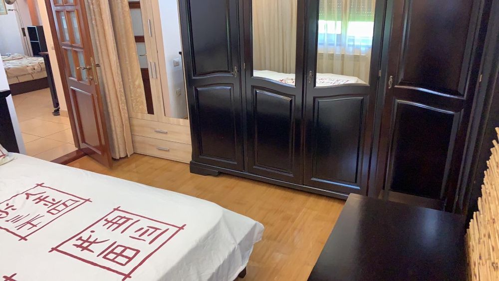 Proprietar, închiriez un apartament de lux 5 stele cu 2 camere, Centru