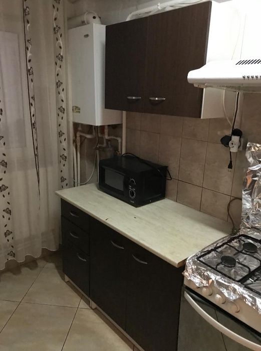 PF inchiriez apartament 3 camere decomandat Centru-Piata Unirii