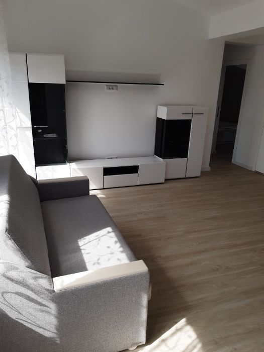 Închiriez apartament in casa stil duplex!