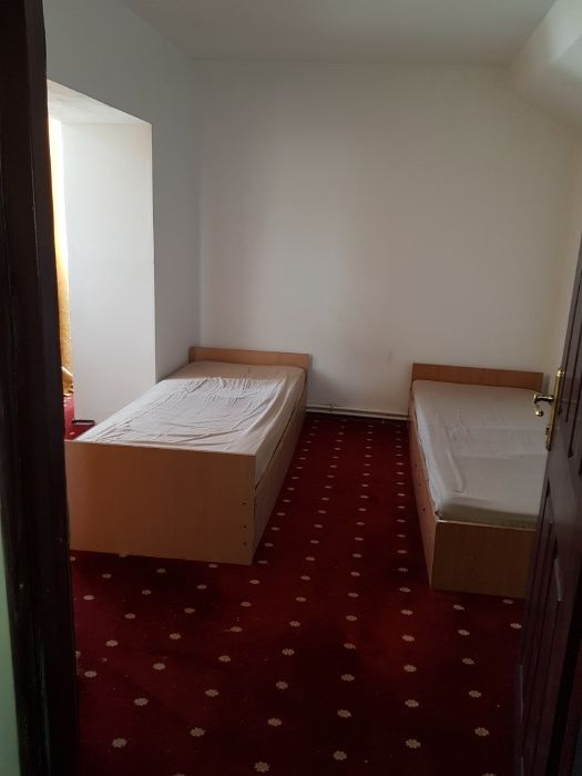 Închiriez apartament