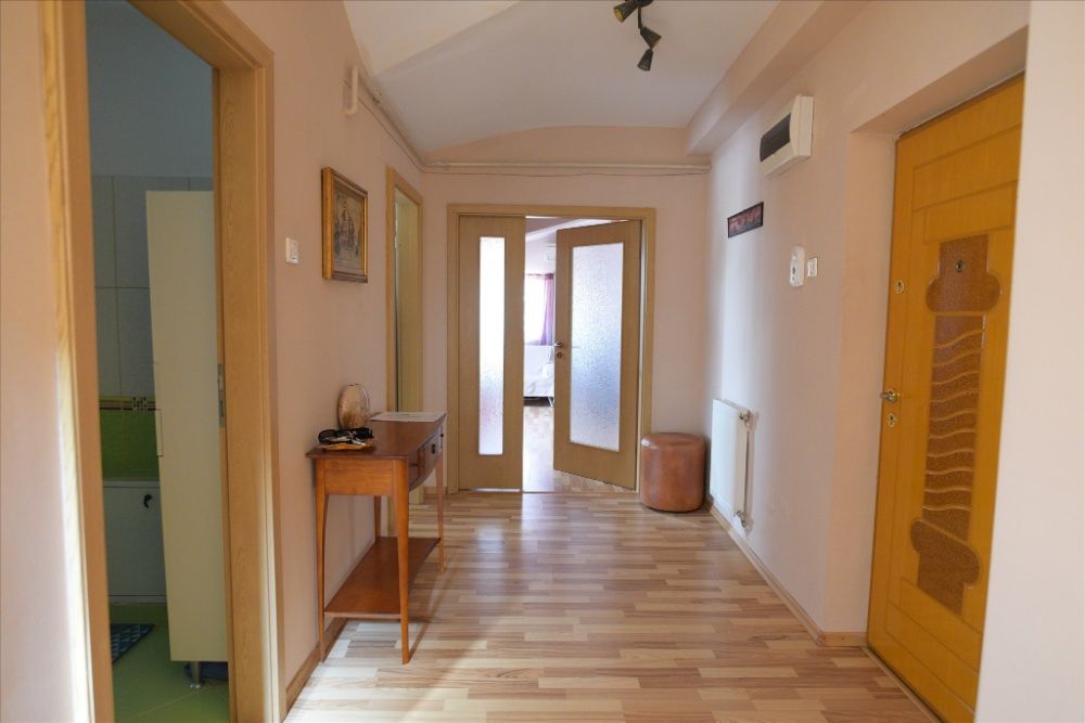 Apartament 3 camere, nou, trilateral, str. Spaniei