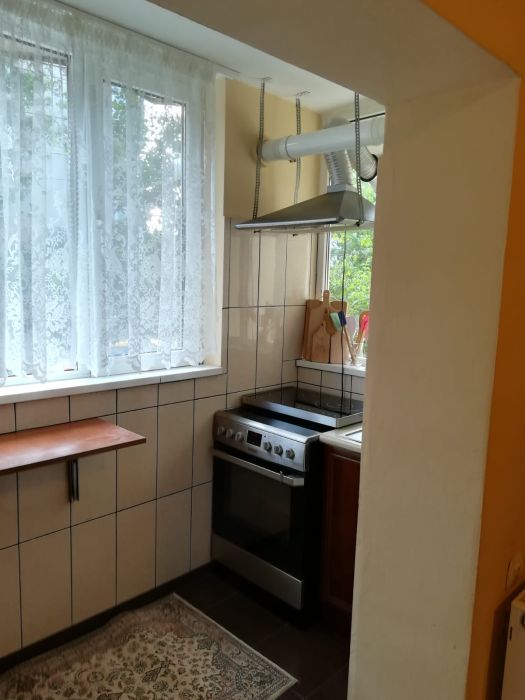 Vând apartament cu 4 camere, centrală termică, mobilat și utilat