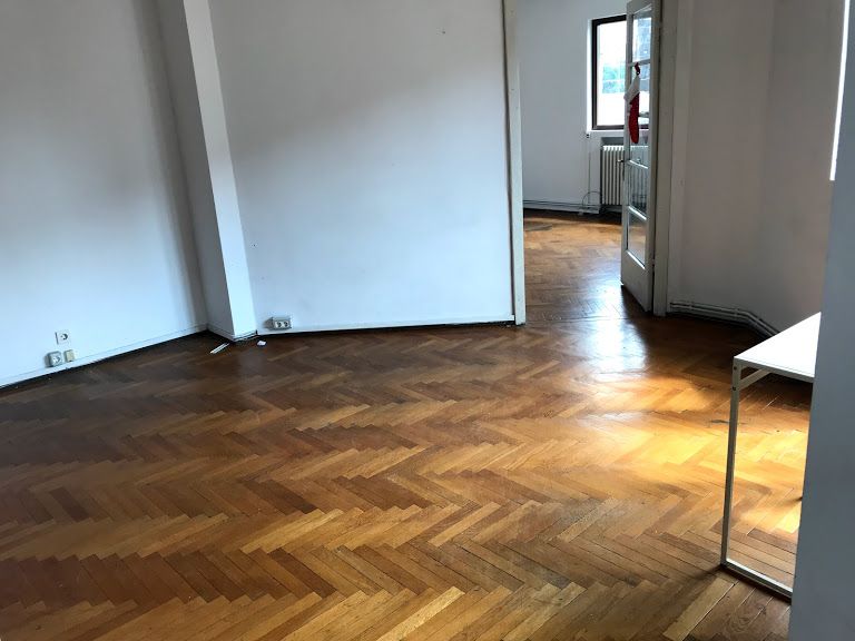 Inchiriez apartament 2 camere suprafata mare Piata Victoriei