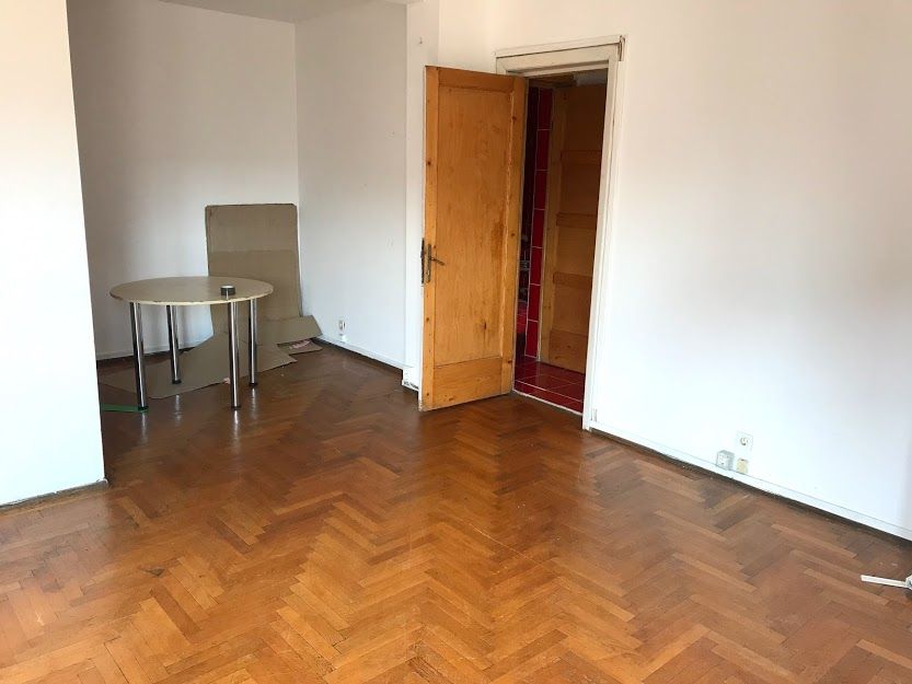 Inchiriez apartament 2 camere suprafata mare Piata Victoriei