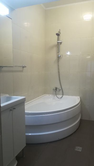 Proprietar inchiriez apartament 2 cam Lujerului