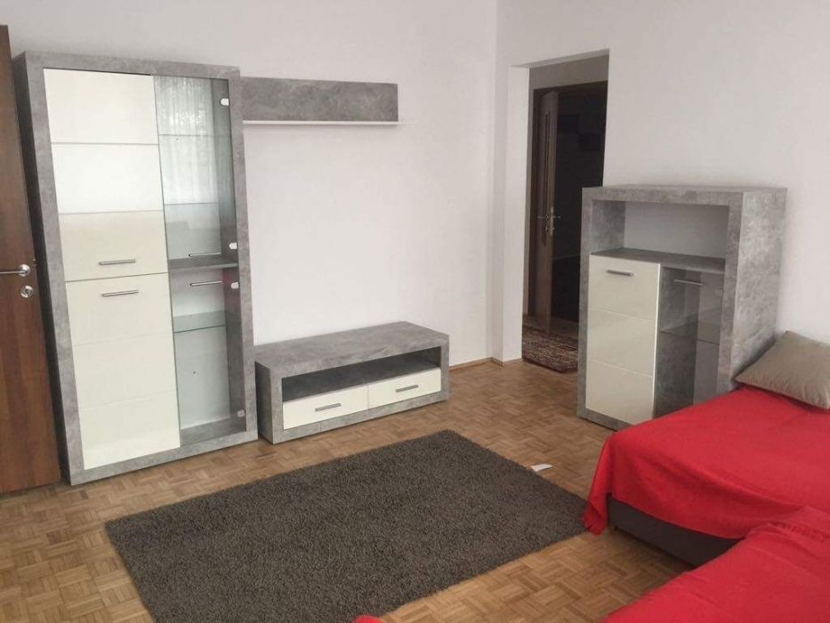 Inchiriez apartament 3 Camere