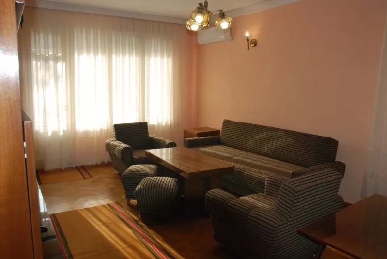 Inchiriez apartament cu 4 camere in zona Calea Calarasilor