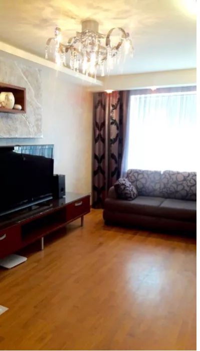 Inchiriez apartament cu 4 camere