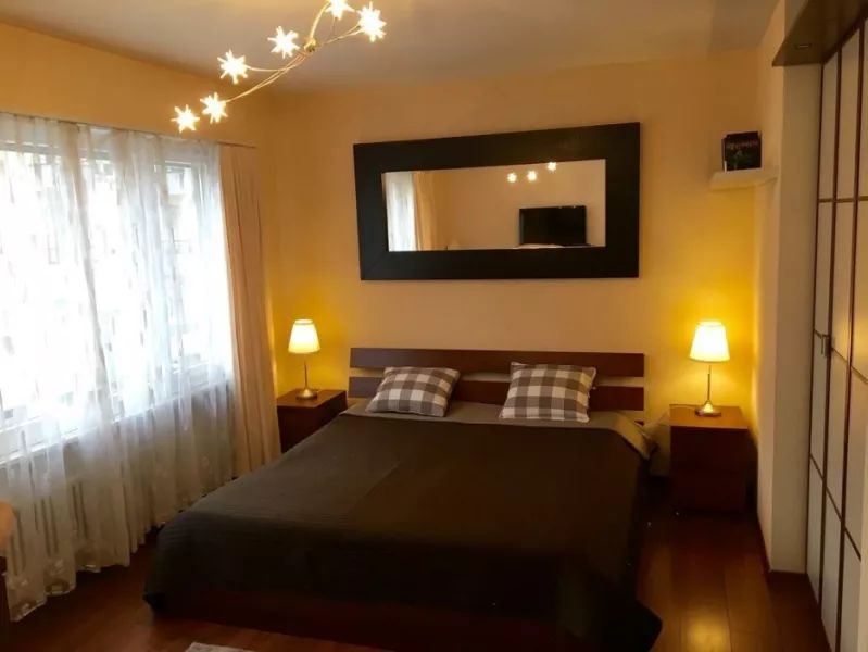 Inchiriez apartament cu 4 camere