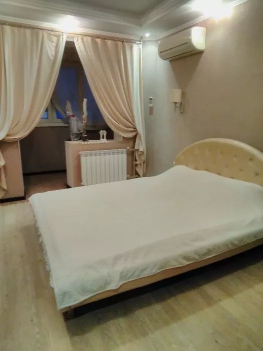 Inchiriez apartament cu 4 camere