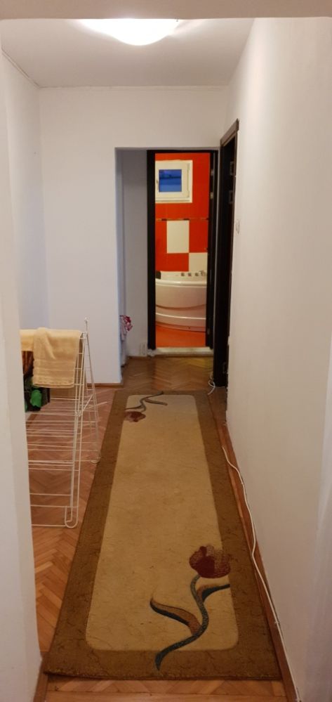 Apartament cu 4 Camere de închiriat