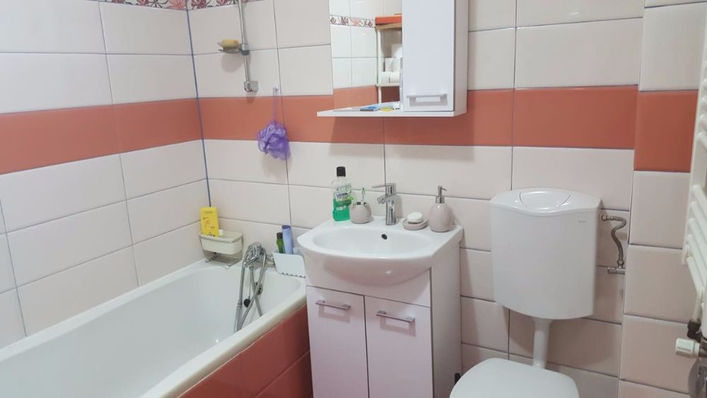 Vand apartament 2 camere in Militari, zona linistita