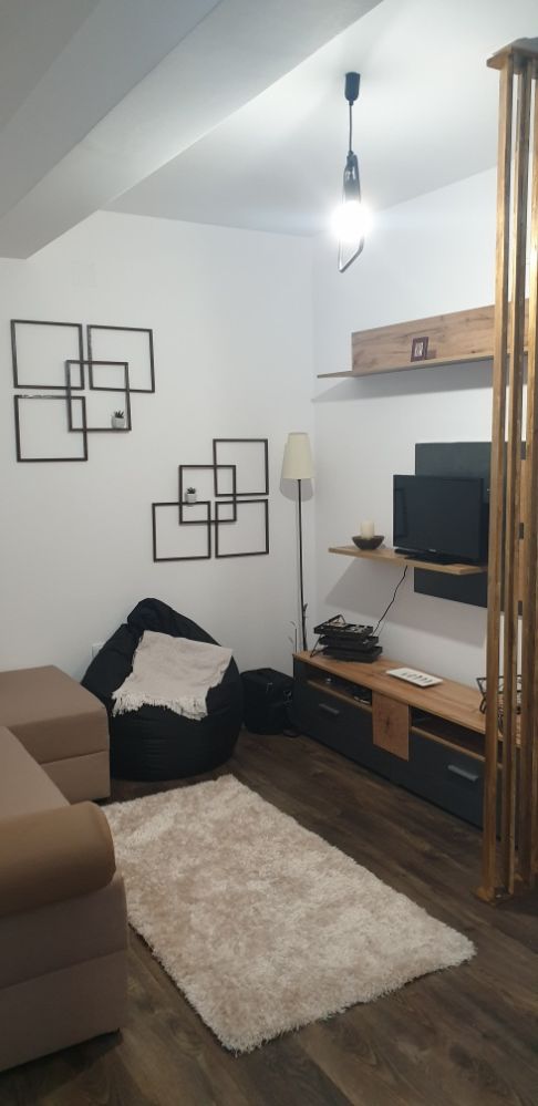 Vand apartament 2 camere