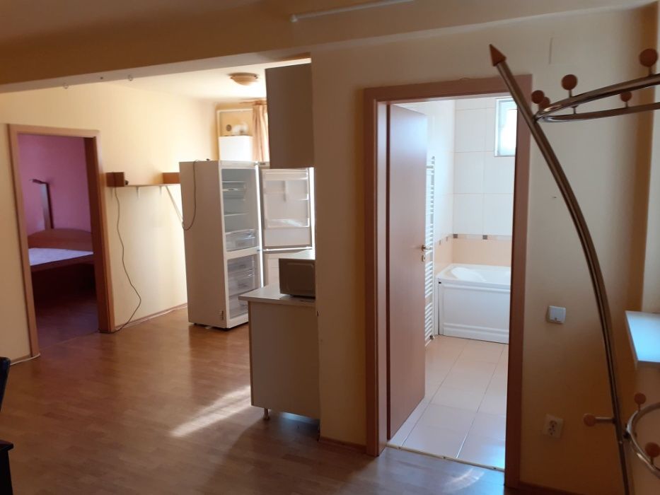 Vând apartament 3 camere în Florești