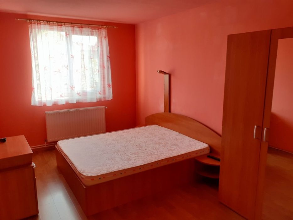 Vând apartament 3 camere în Florești