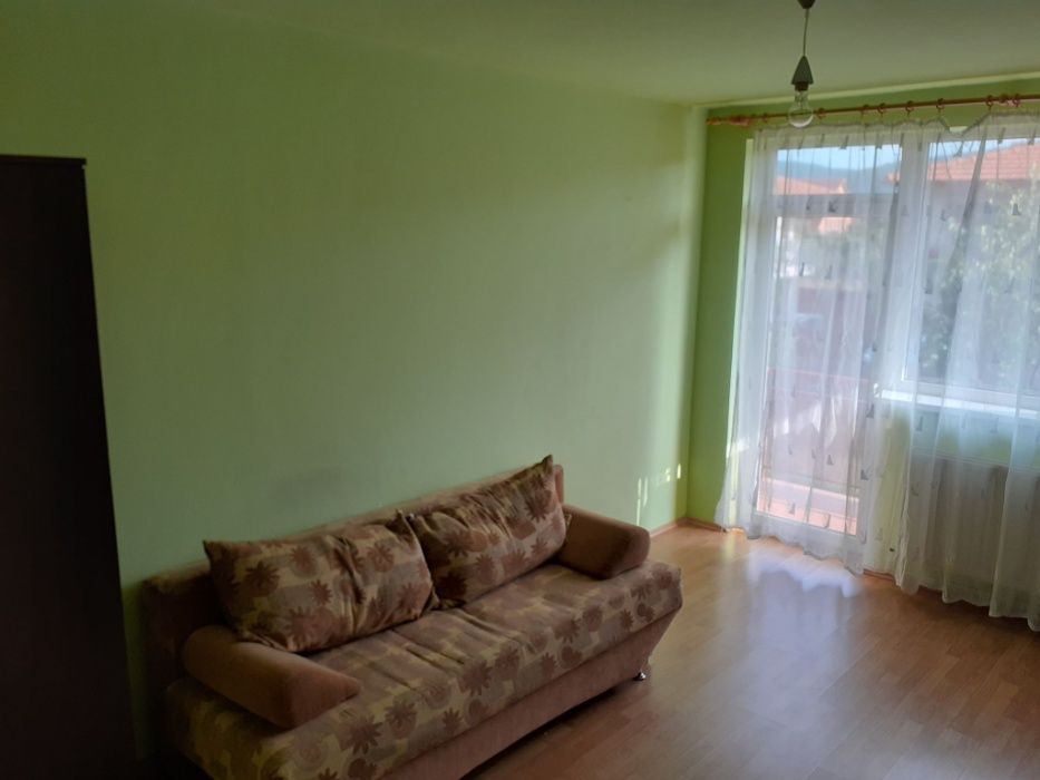 Vând apartament 3 camere în Florești