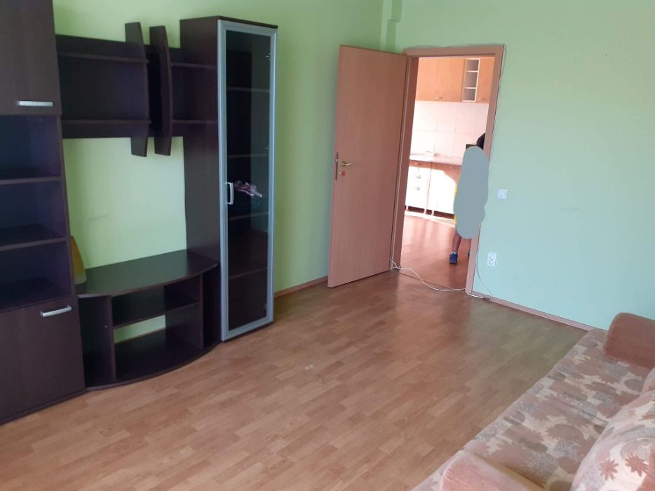 Vând apartament 3 camere în Florești