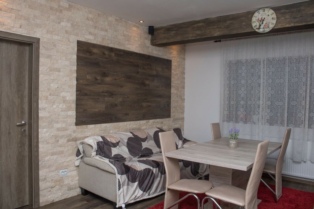 Vand apartament zona Stejarului