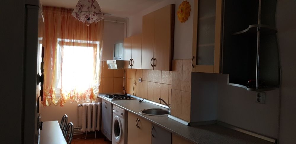 PF vand apartament 3 camere decomandat Piata Ion Mester