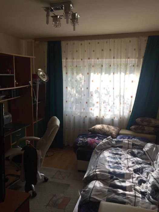 Persoana fizica Vând Apartament 4 camere Zona Centrala