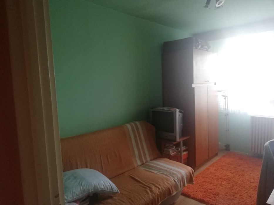 Vând apartament 4 camere