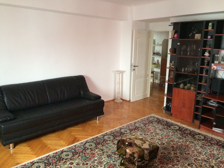 Vand apartament 4 camere 110mp Zorilor str. Lunii 26